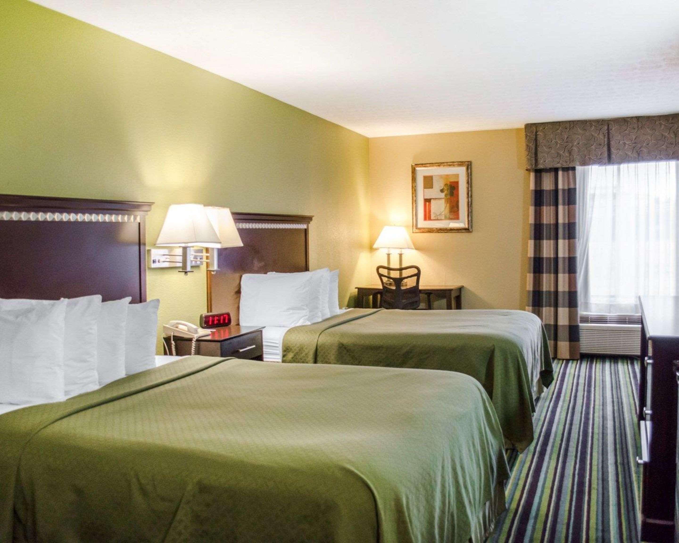 Quality Inn & Suites Medina - Akron West Экстерьер фото