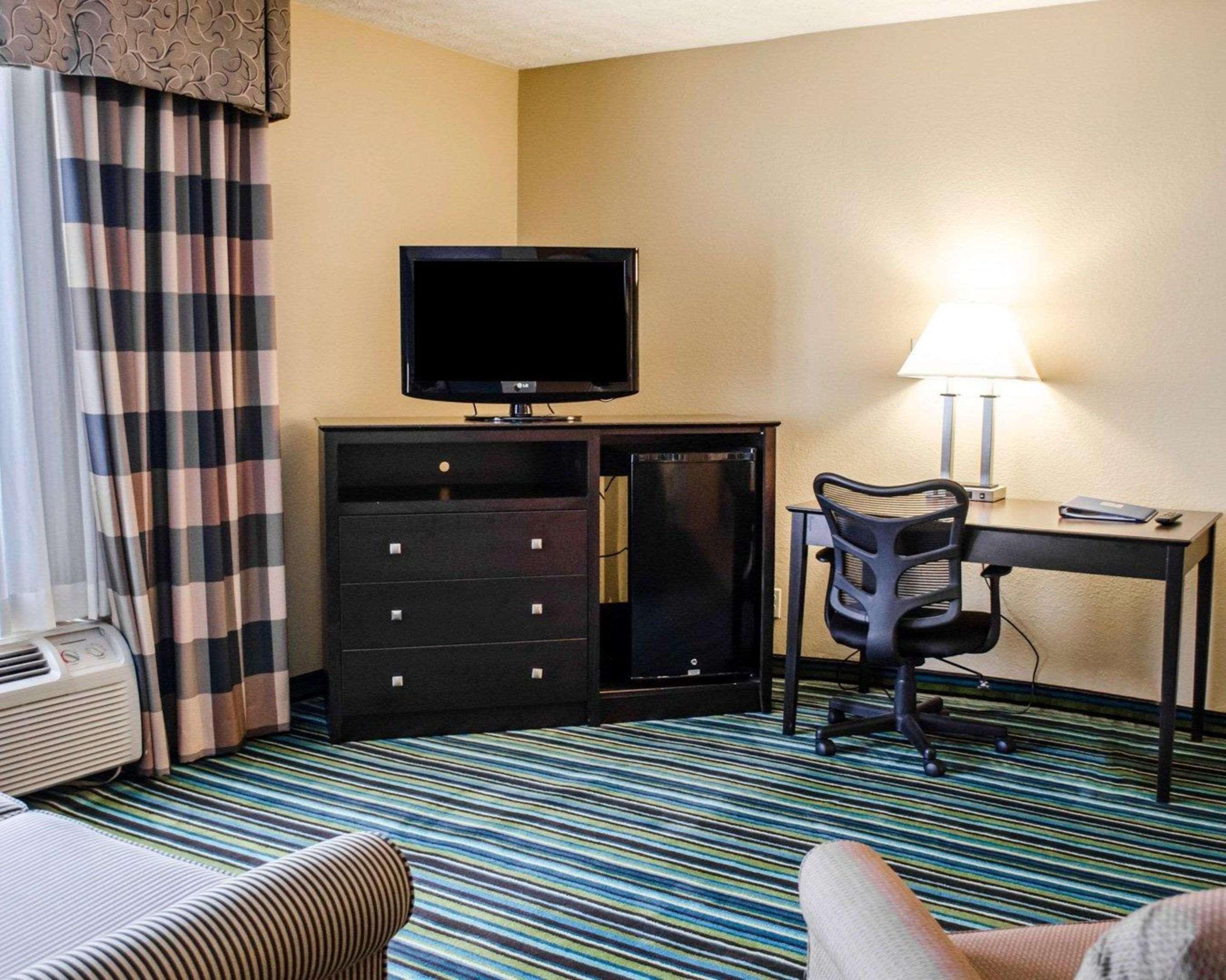 Quality Inn & Suites Medina - Akron West Экстерьер фото