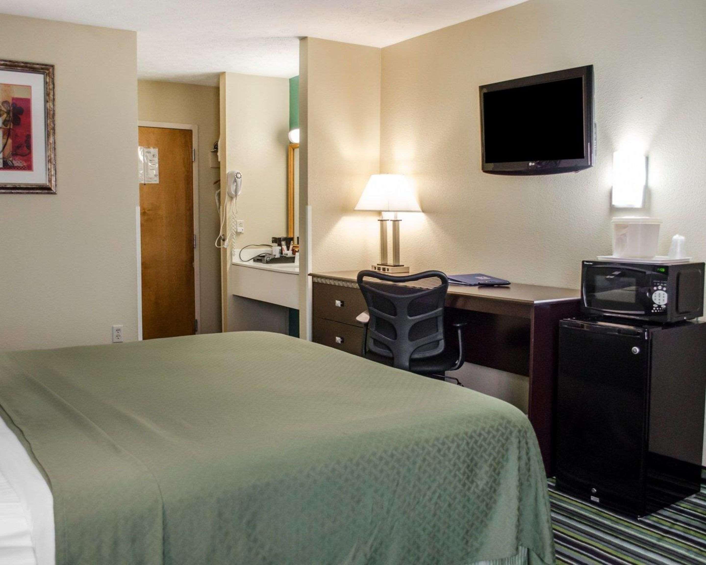 Quality Inn & Suites Medina - Akron West Экстерьер фото